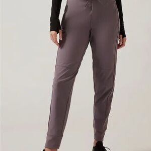 Athleta Headlands Hybrid Trek Jogger sz0 in Dusk Violet